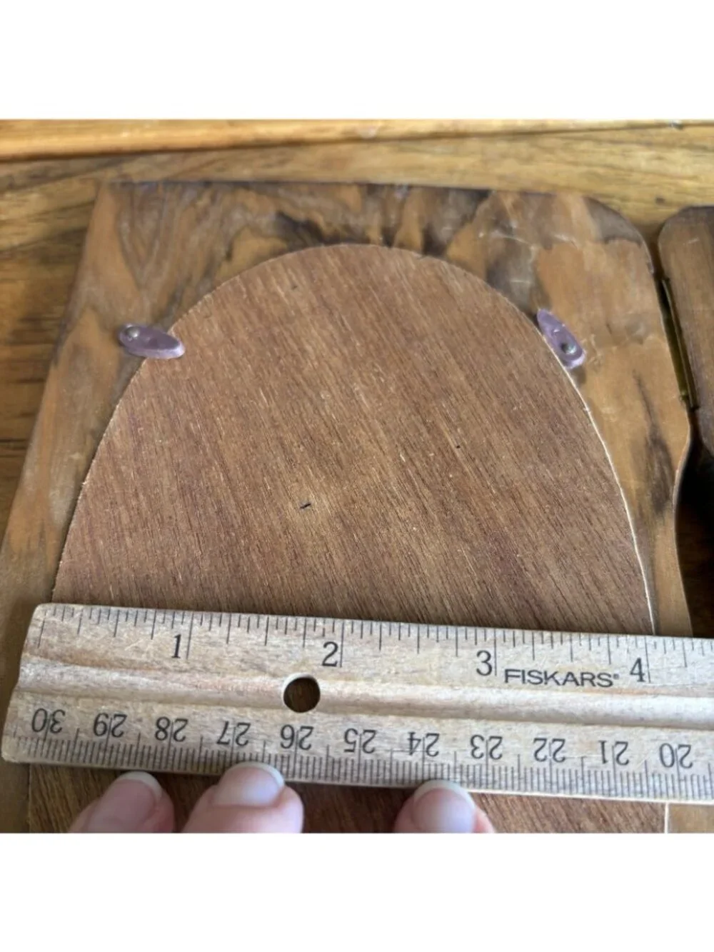 Unbranded vintage oval